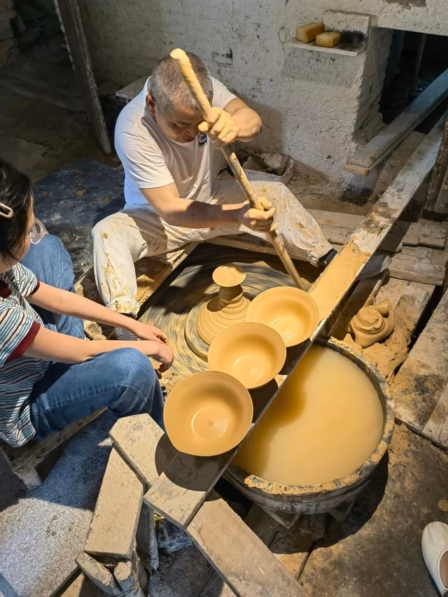 Jingdezhen Handmade Pottery One Day Experience Tour